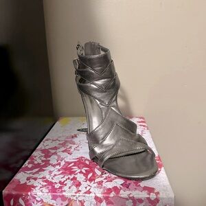 Elegant Silver Women's Sandal